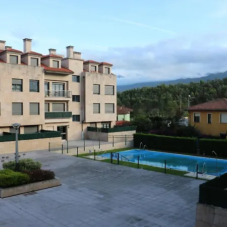 Dianu, Con Piscina En Vut-2230-as * يانس