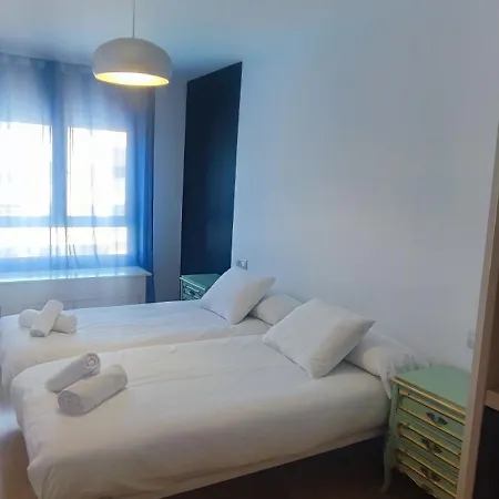 Dianu, Con Piscina En Vut-2230-as * يانس